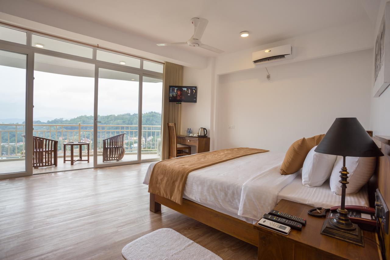 Sandriana Lake View Hotel Kandy Eksteriør bilde