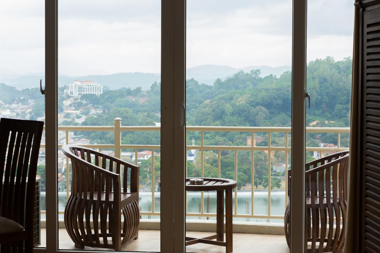 Sandriana Lake View Hotel Kandy Eksteriør bilde