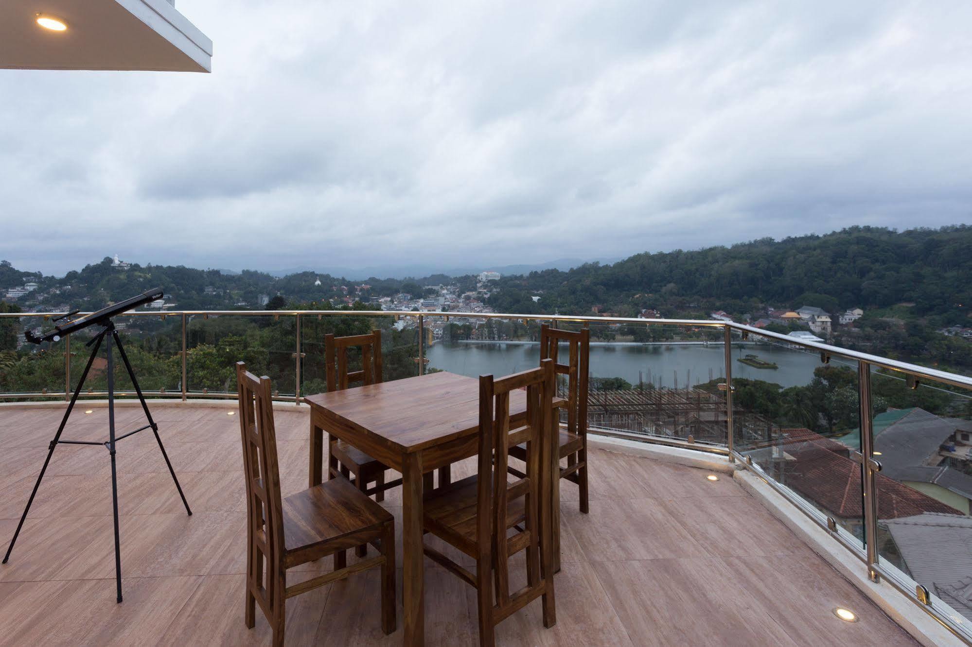 Sandriana Lake View Hotel Kandy Eksteriør bilde
