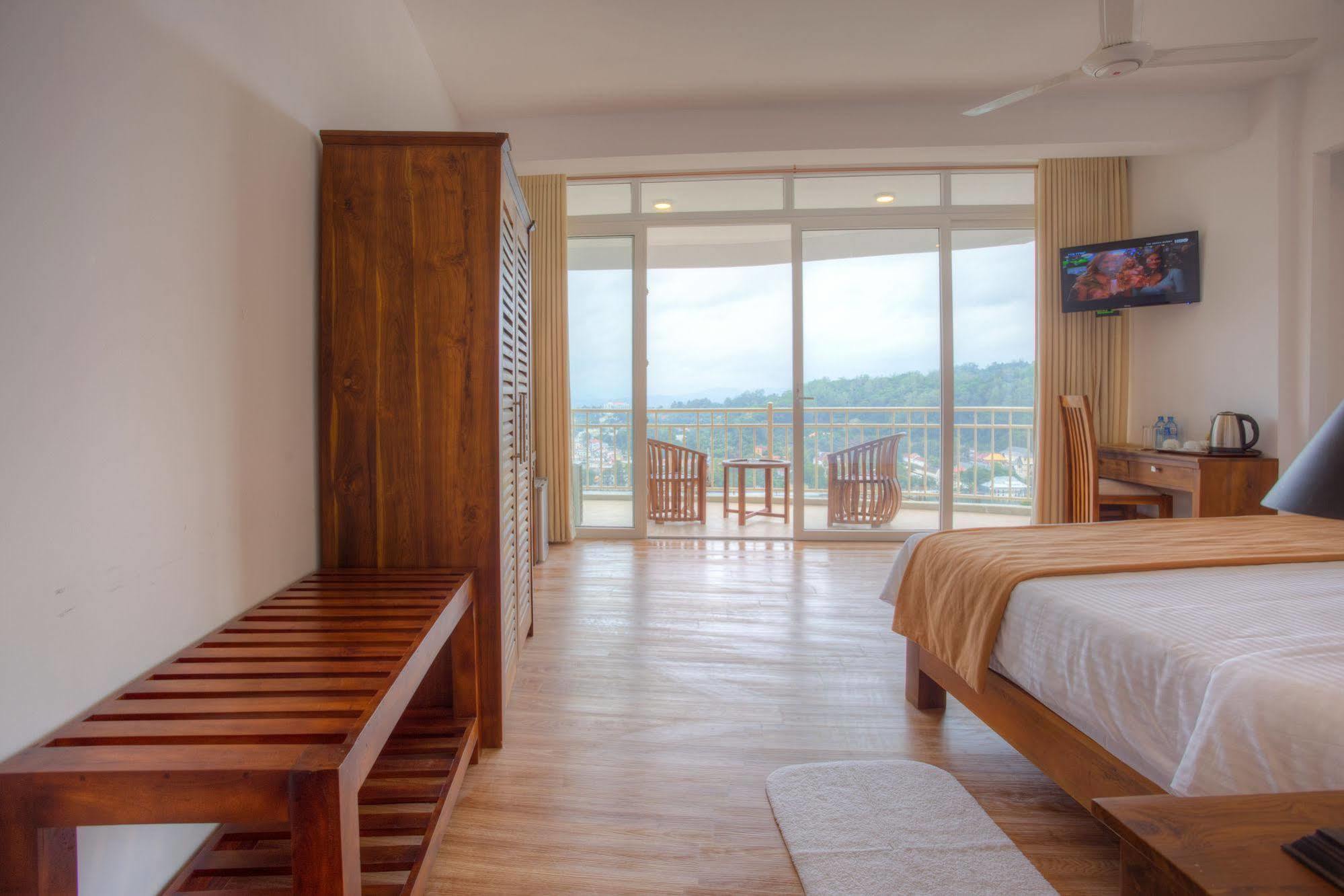 Sandriana Lake View Hotel Kandy Eksteriør bilde